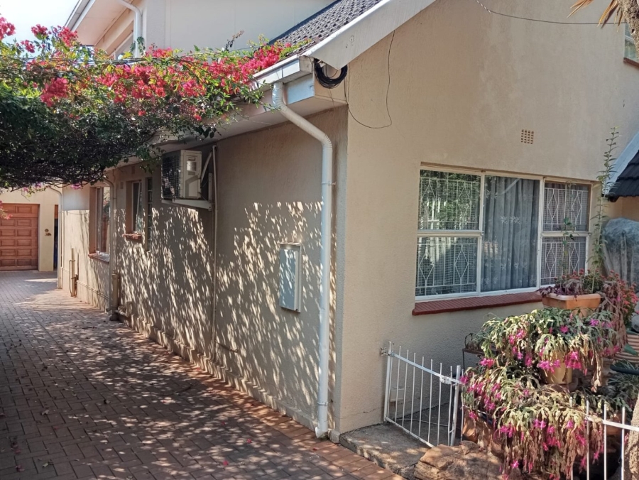 6 Bedroom Property for Sale in Kensington Gauteng