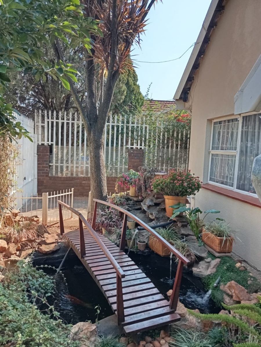 6 Bedroom Property for Sale in Kensington Gauteng