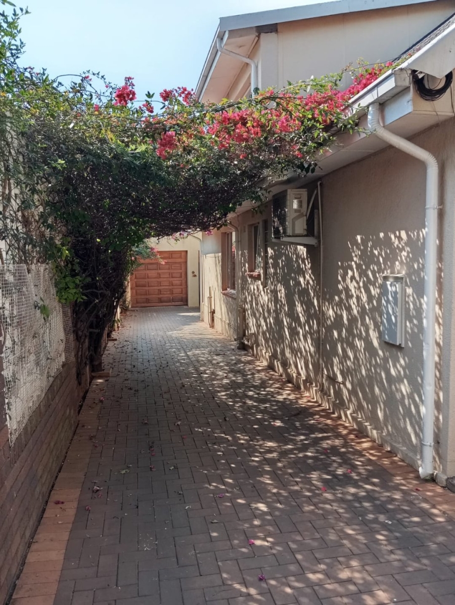 6 Bedroom Property for Sale in Kensington Gauteng