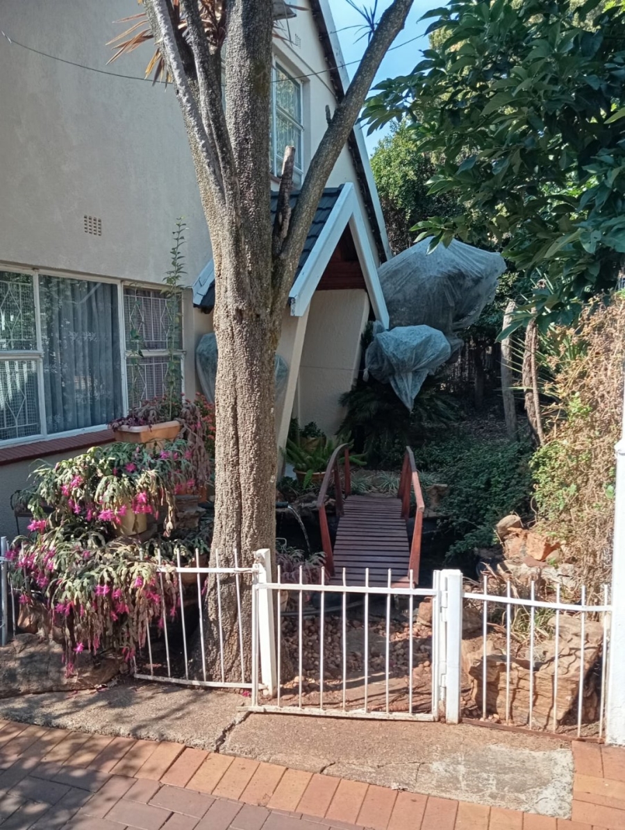 6 Bedroom Property for Sale in Kensington Gauteng