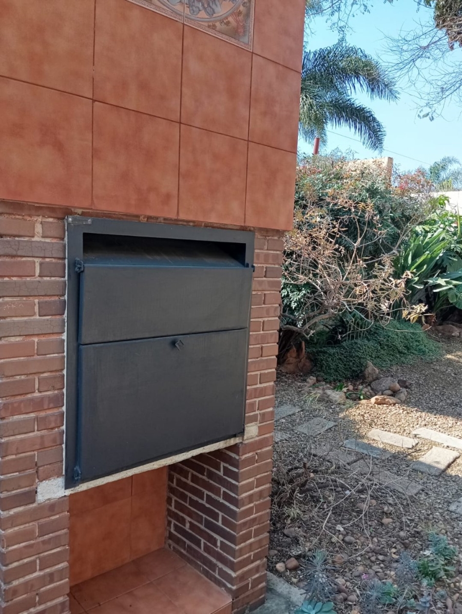 6 Bedroom Property for Sale in Kensington Gauteng