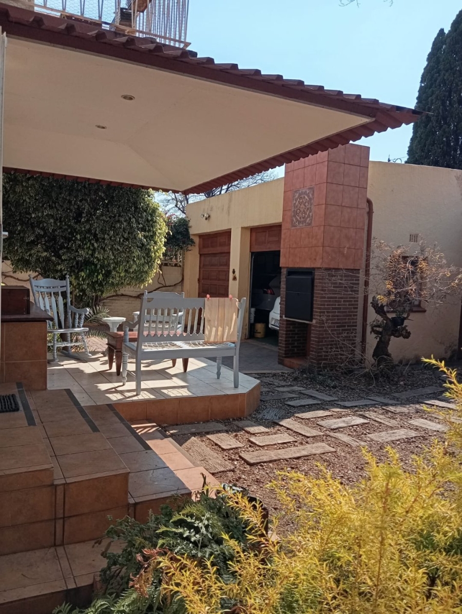 6 Bedroom Property for Sale in Kensington Gauteng