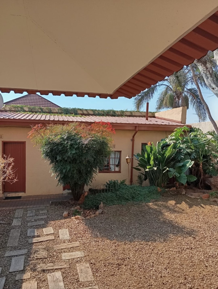 6 Bedroom Property for Sale in Kensington Gauteng