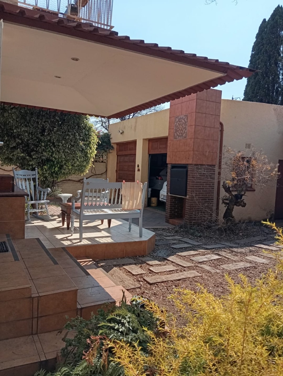 6 Bedroom Property for Sale in Kensington Gauteng