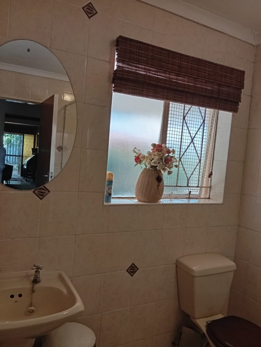 6 Bedroom Property for Sale in Kensington Gauteng
