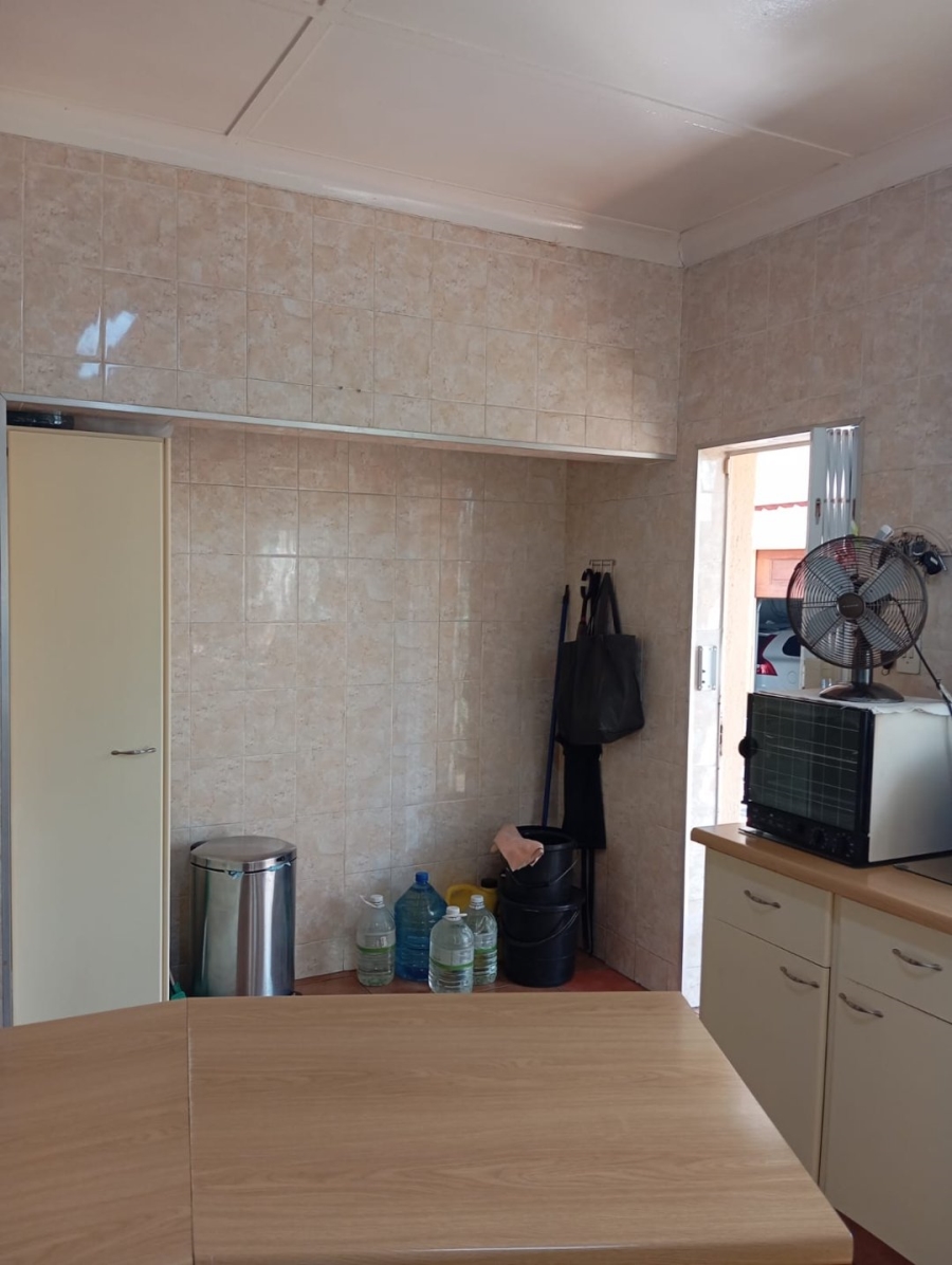 6 Bedroom Property for Sale in Kensington Gauteng