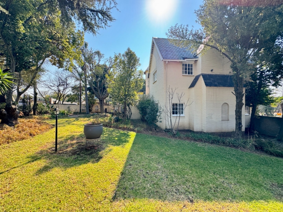4 Bedroom Property for Sale in Erasmusrand Gauteng
