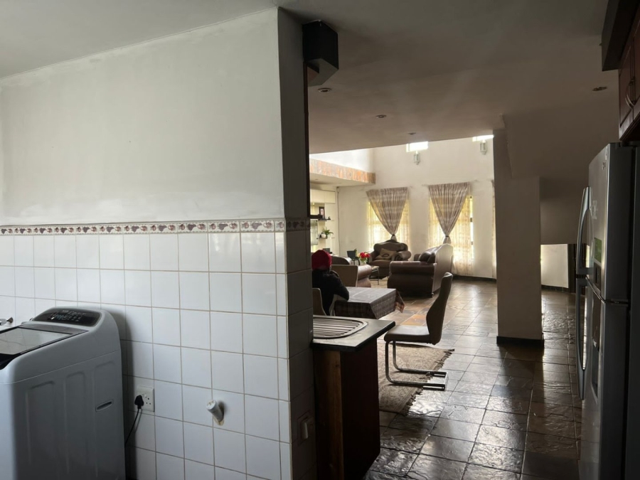 4 Bedroom Property for Sale in Glen Austin Gauteng