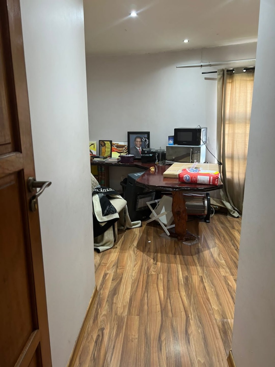 4 Bedroom Property for Sale in Glen Austin Gauteng