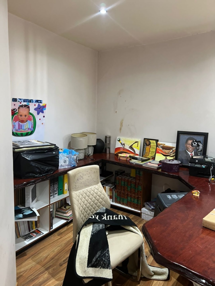 4 Bedroom Property for Sale in Glen Austin Gauteng