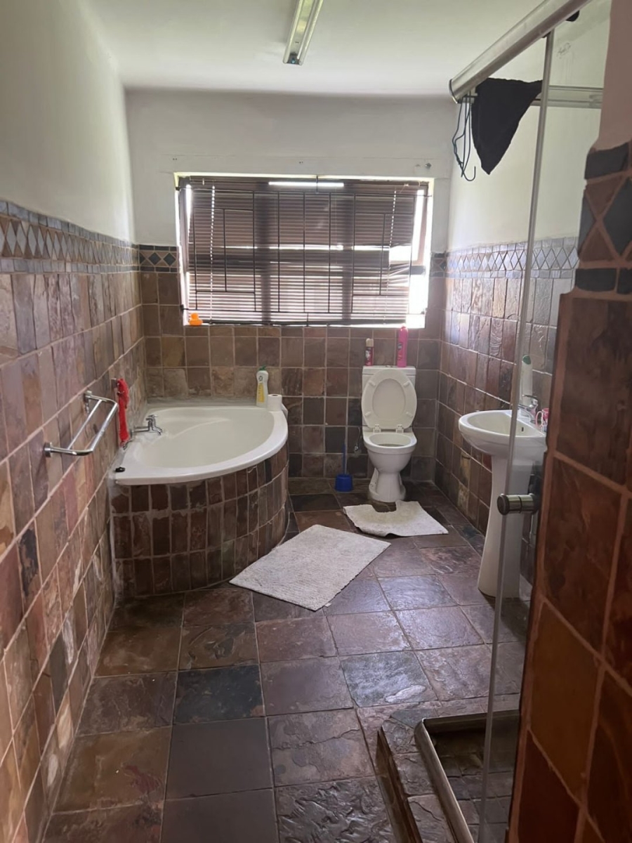 4 Bedroom Property for Sale in Glen Austin Gauteng