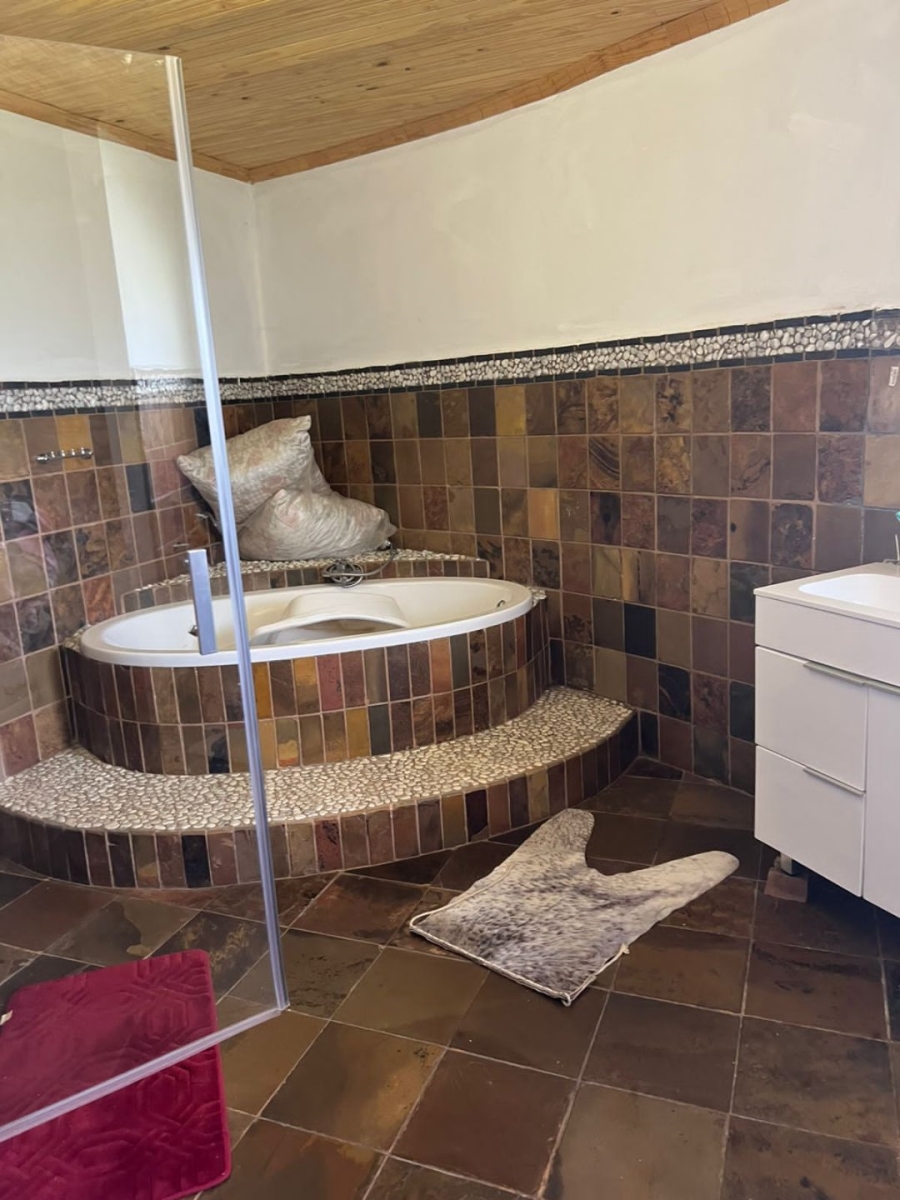 4 Bedroom Property for Sale in Glen Austin Gauteng