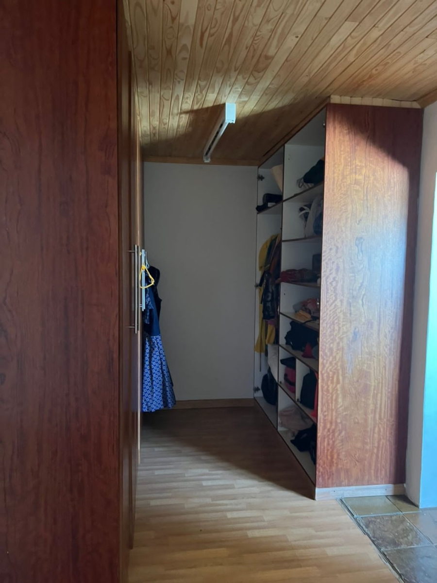 4 Bedroom Property for Sale in Glen Austin Gauteng
