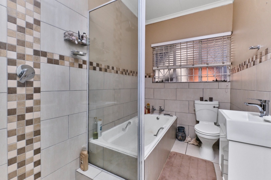 3 Bedroom Property for Sale in Weltevreden Park Gauteng