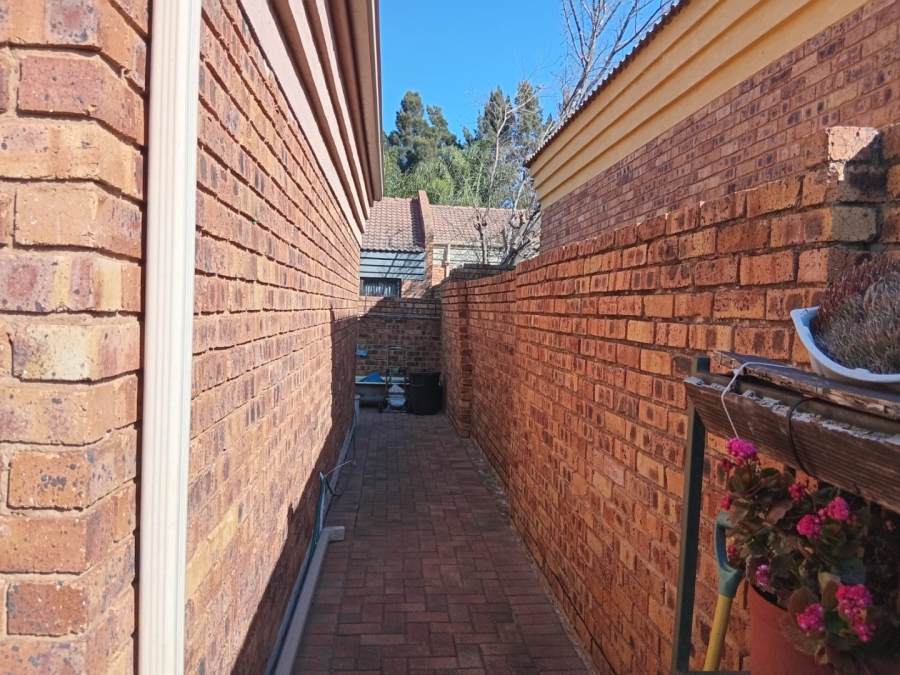 3 Bedroom Property for Sale in Ravenswood Gauteng