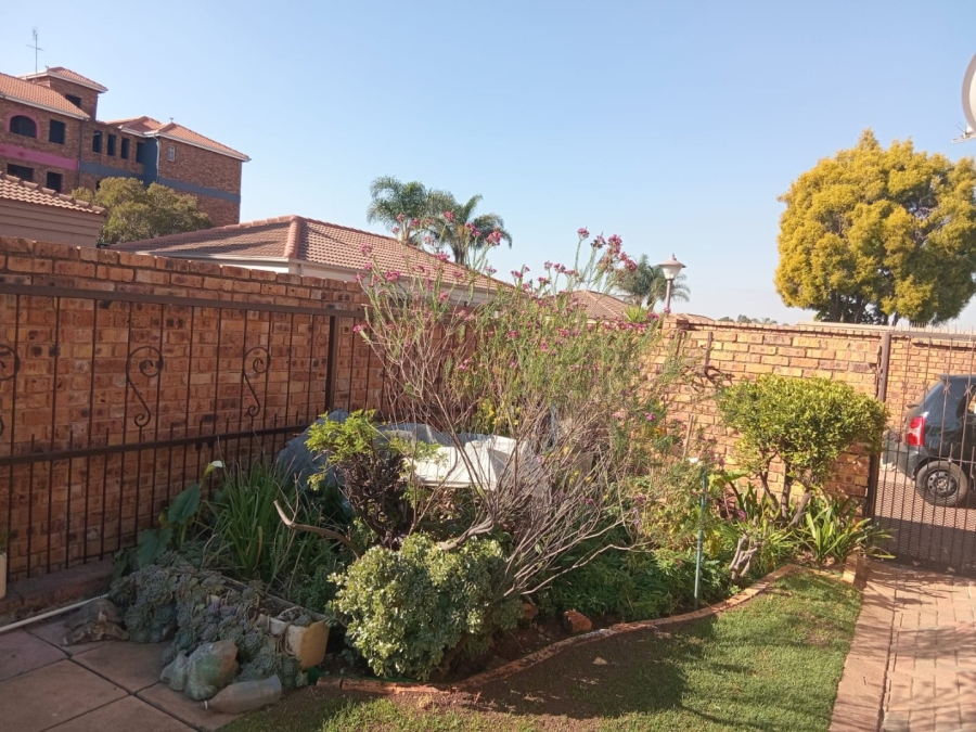 3 Bedroom Property for Sale in Ravenswood Gauteng