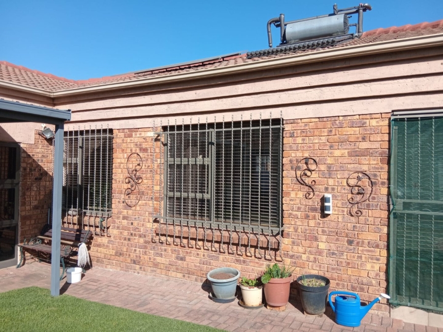3 Bedroom Property for Sale in Ravenswood Gauteng