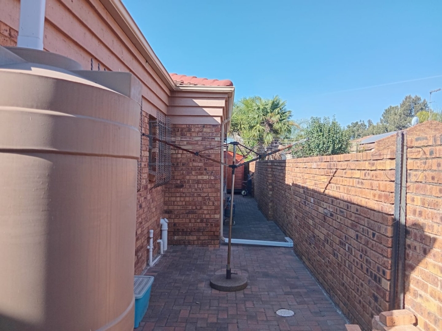 3 Bedroom Property for Sale in Ravenswood Gauteng