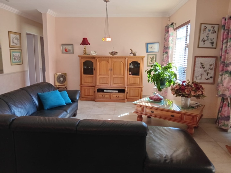 3 Bedroom Property for Sale in Ravenswood Gauteng