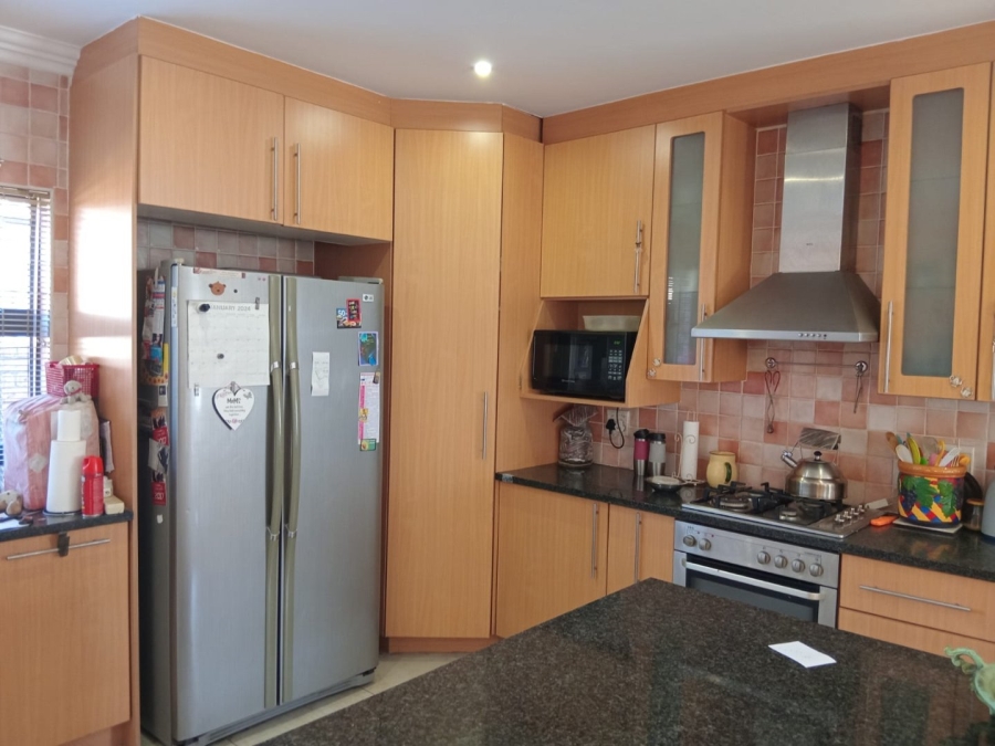 3 Bedroom Property for Sale in Ravenswood Gauteng