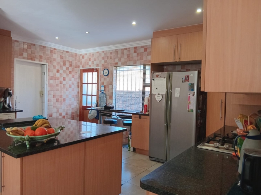 3 Bedroom Property for Sale in Ravenswood Gauteng