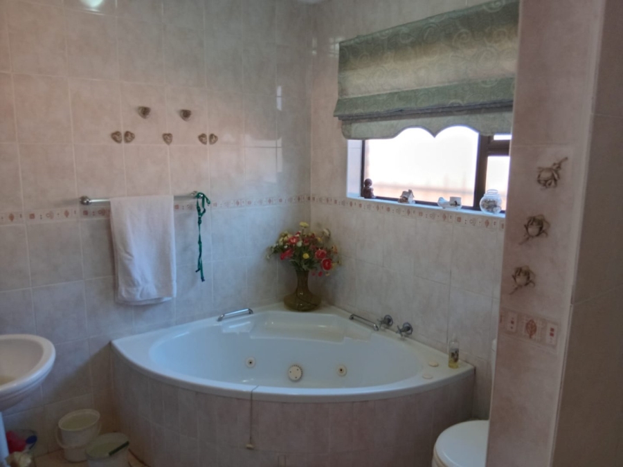 3 Bedroom Property for Sale in Ravenswood Gauteng