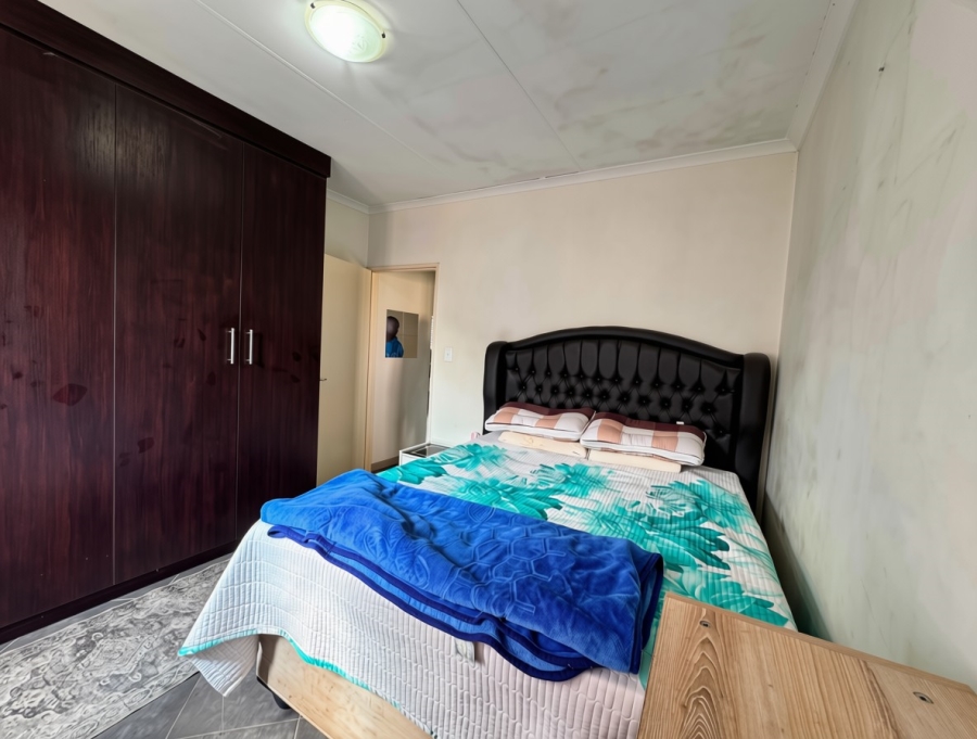 2 Bedroom Property for Sale in The Reeds Gauteng