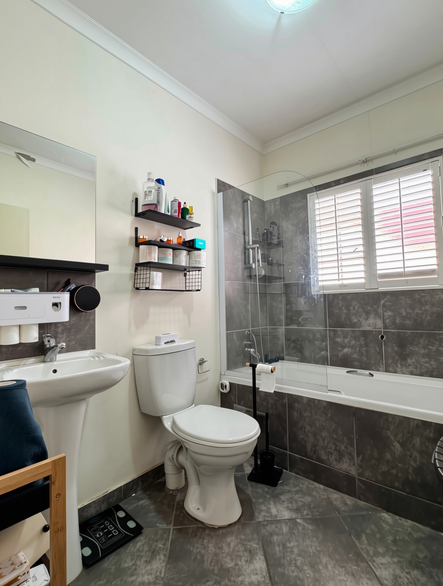 2 Bedroom Property for Sale in The Reeds Gauteng
