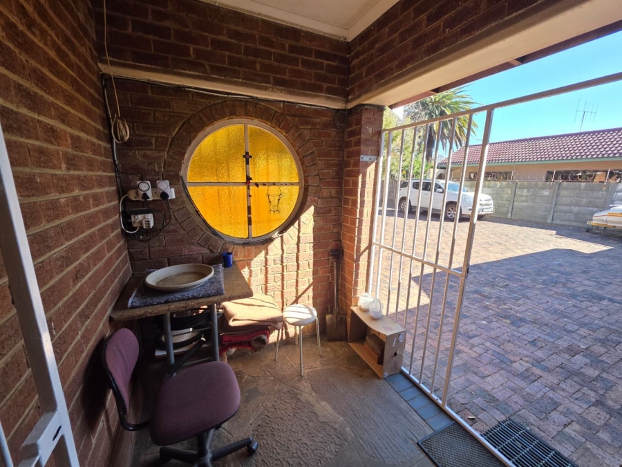3 Bedroom Property for Sale in Vanderbijlpark SE 6 Gauteng