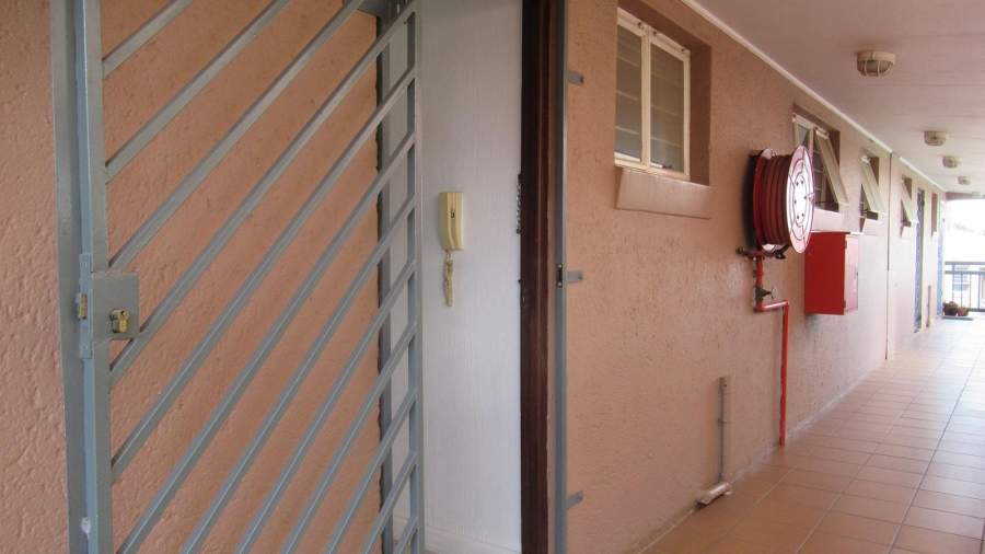 1 Bedroom Property for Sale in Linden Gauteng
