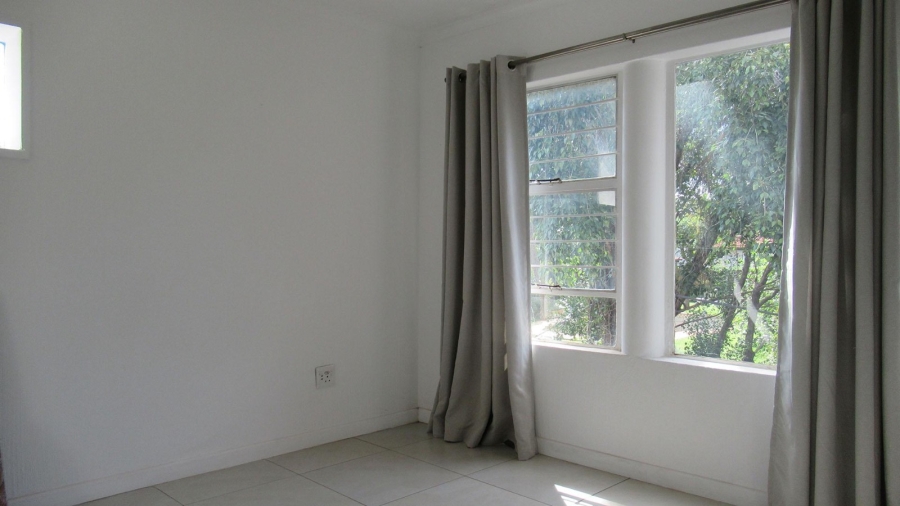 1 Bedroom Property for Sale in Linden Gauteng