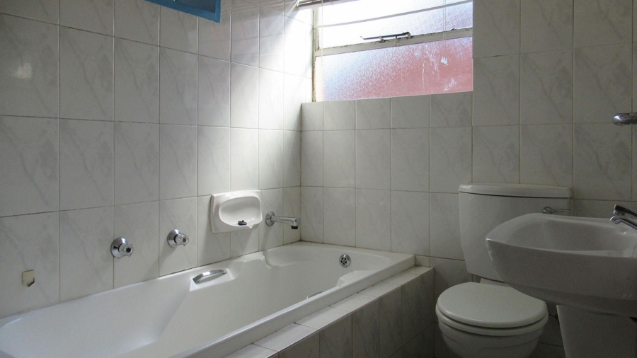 1 Bedroom Property for Sale in Linden Gauteng