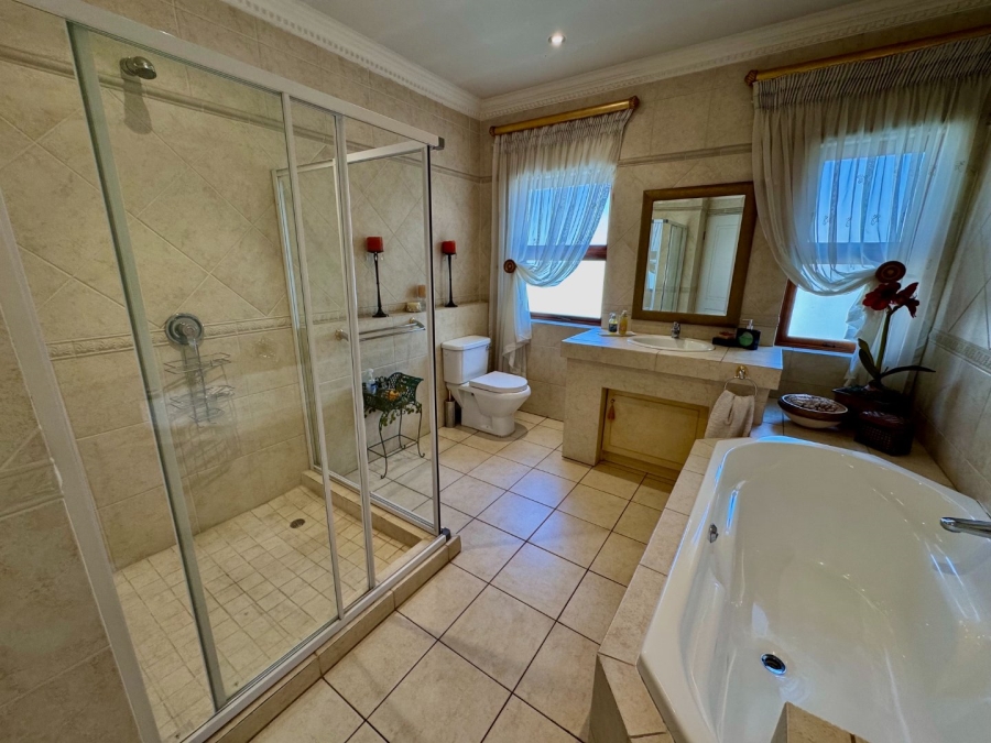 3 Bedroom Property for Sale in Glen Marais Gauteng