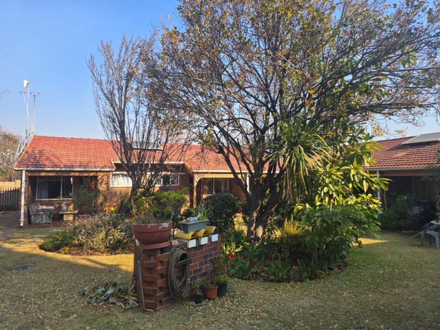 To Let 2 Bedroom Property for Rent in Primrose Gauteng