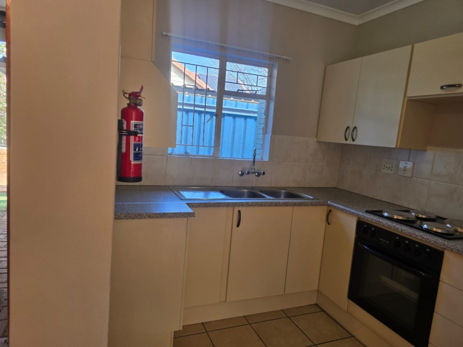To Let 2 Bedroom Property for Rent in Primrose Gauteng