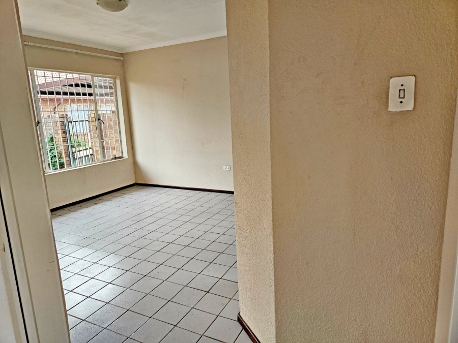 2 Bedroom Property for Sale in Terenure Gauteng