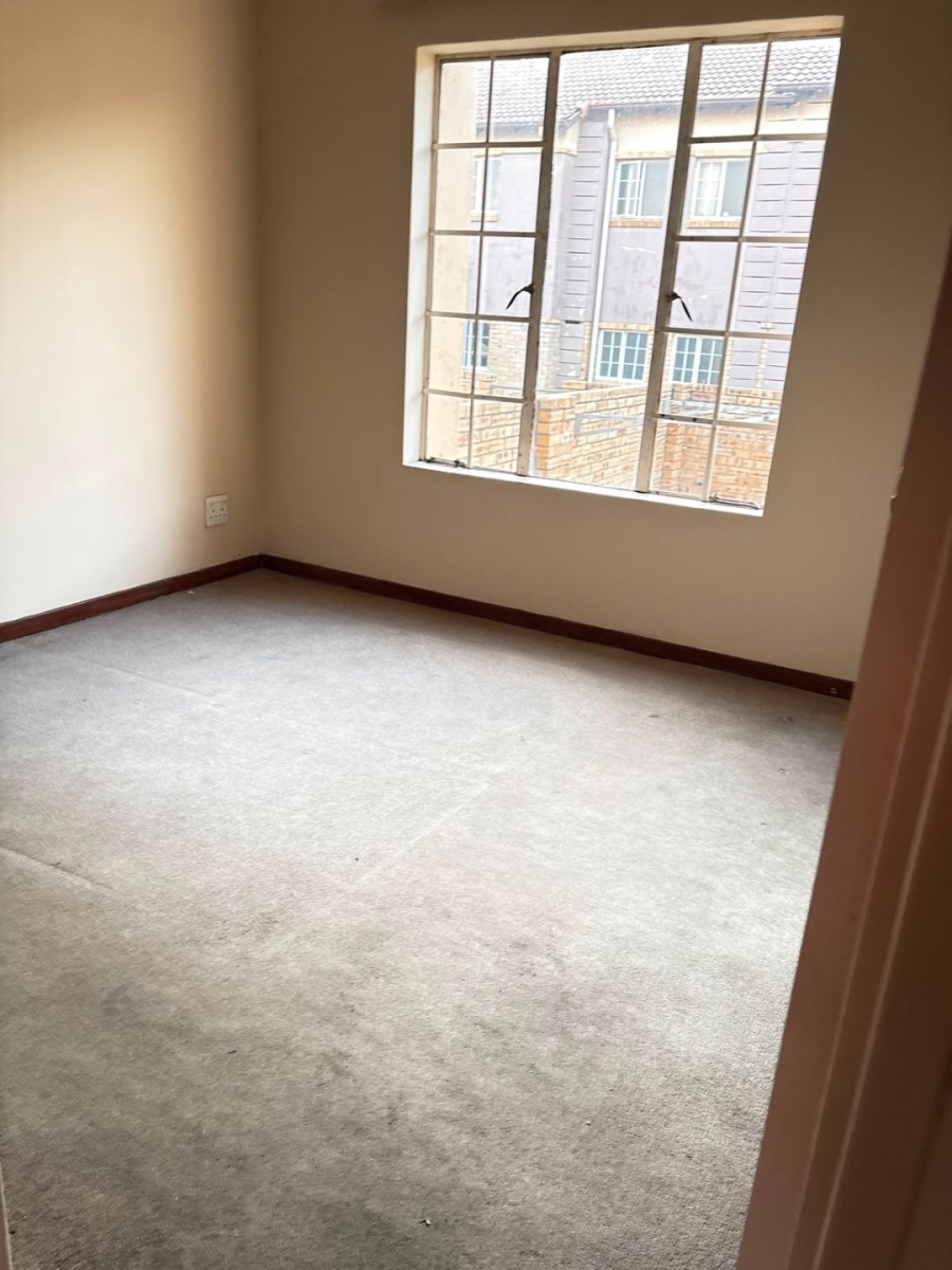 To Let 3 Bedroom Property for Rent in Noordwyk Gauteng