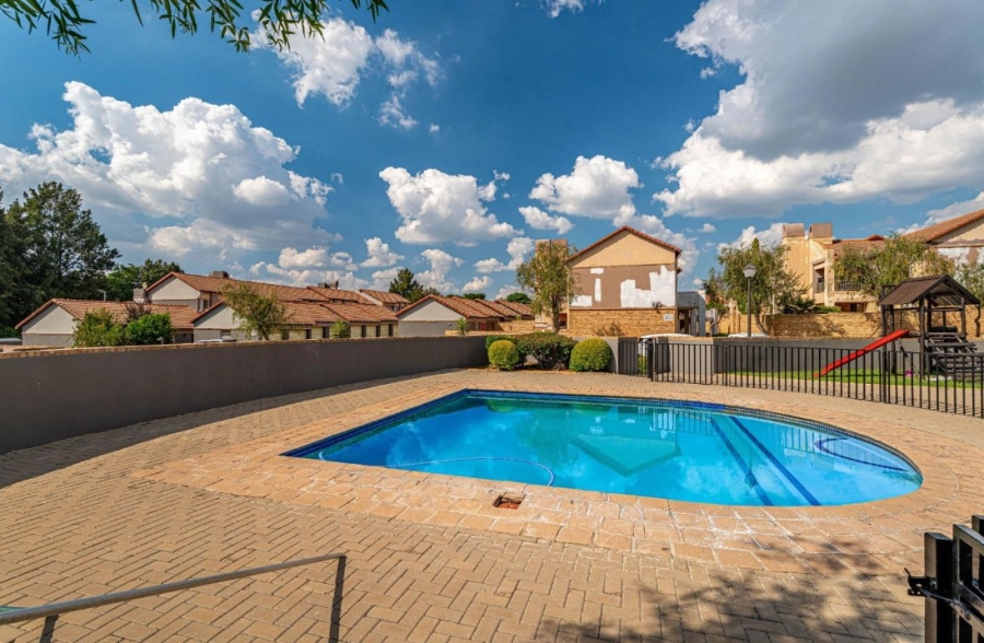 To Let 3 Bedroom Property for Rent in Noordwyk Gauteng