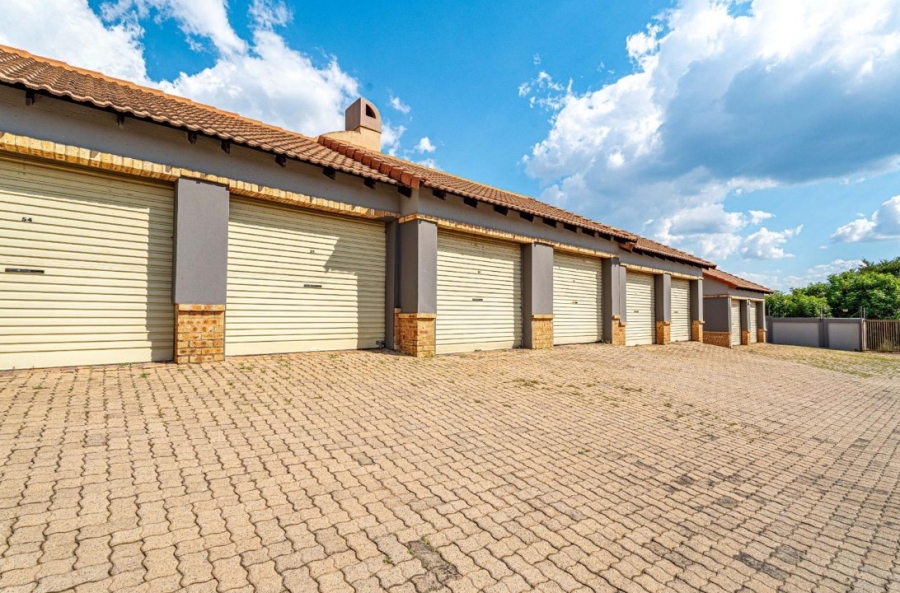 To Let 3 Bedroom Property for Rent in Noordwyk Gauteng
