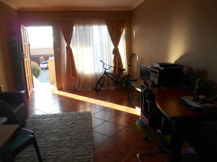To Let 2 Bedroom Property for Rent in The Reeds Gauteng