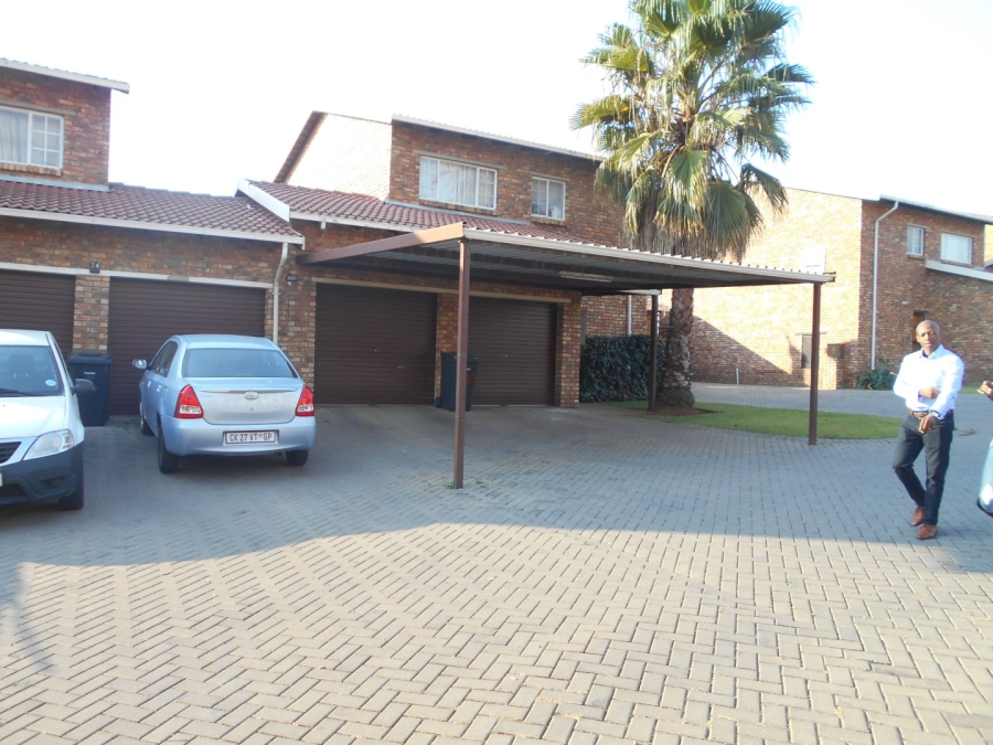 To Let 2 Bedroom Property for Rent in The Reeds Gauteng