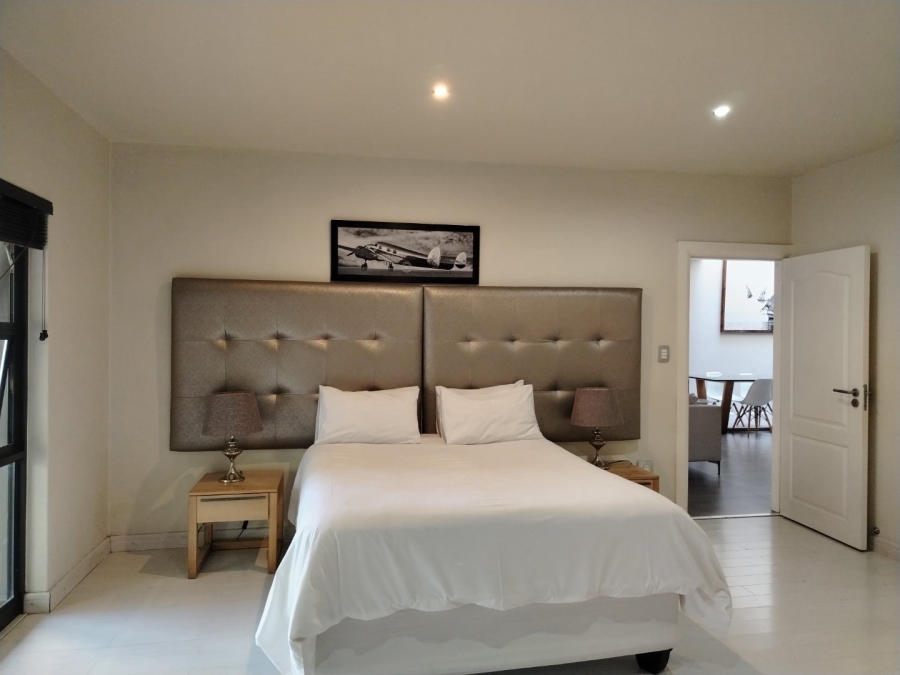 To Let 2 Bedroom Property for Rent in Sandown Gauteng