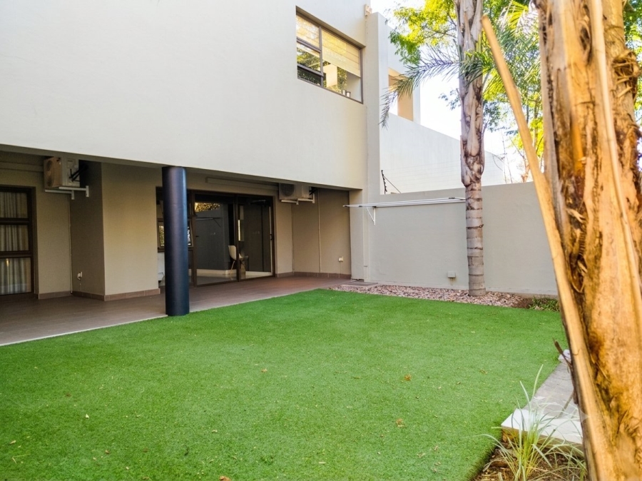 To Let 2 Bedroom Property for Rent in Sandown Gauteng