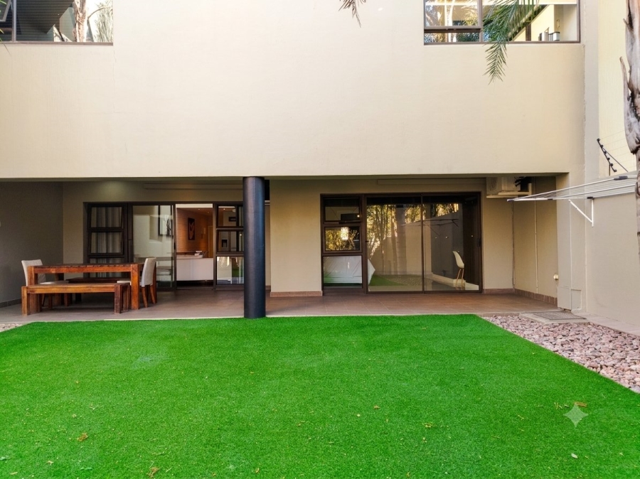 To Let 2 Bedroom Property for Rent in Sandown Gauteng