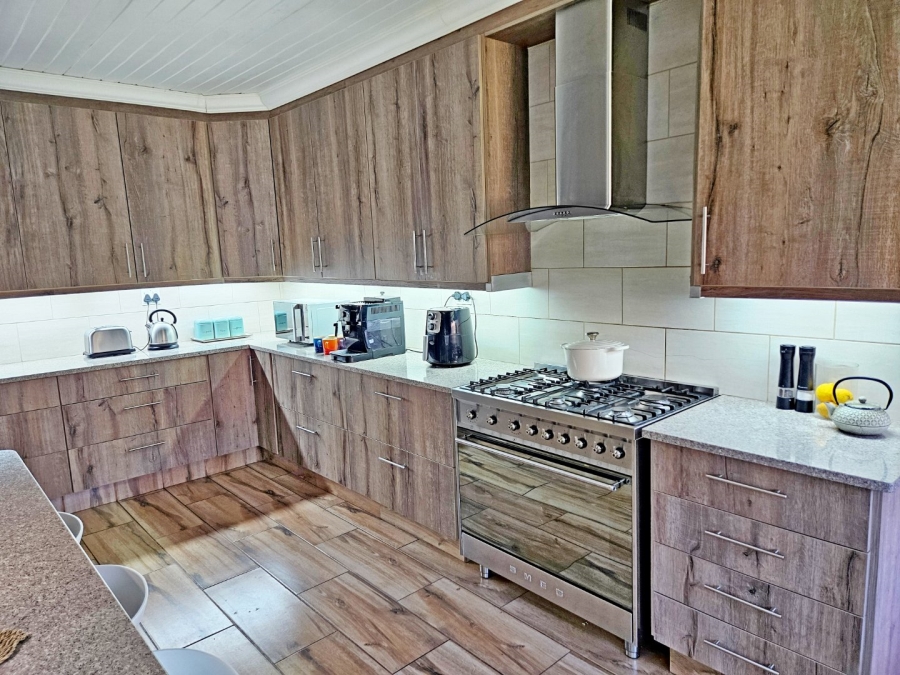 3 Bedroom Property for Sale in Glen Marais Gauteng