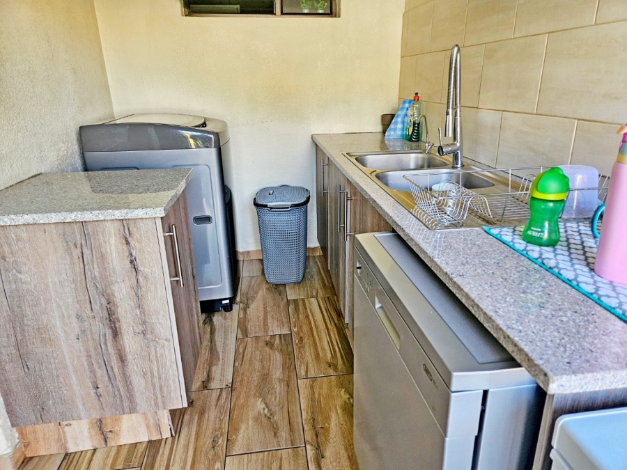 3 Bedroom Property for Sale in Glen Marais Gauteng