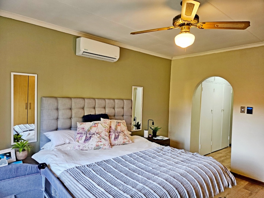 3 Bedroom Property for Sale in Glen Marais Gauteng