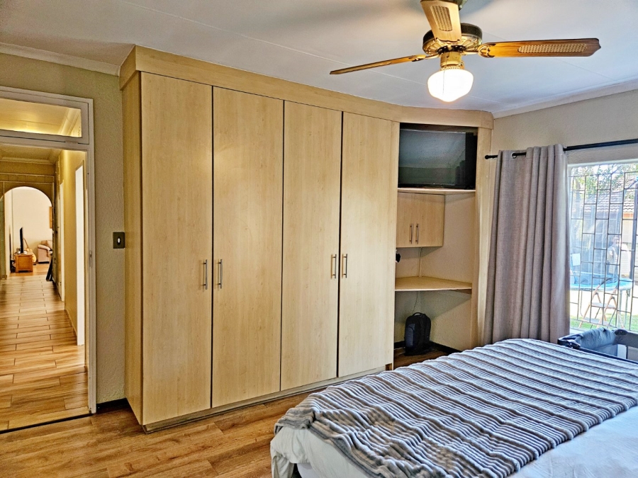 3 Bedroom Property for Sale in Glen Marais Gauteng