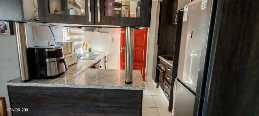 3 Bedroom Property for Sale in Blue Hills Gauteng