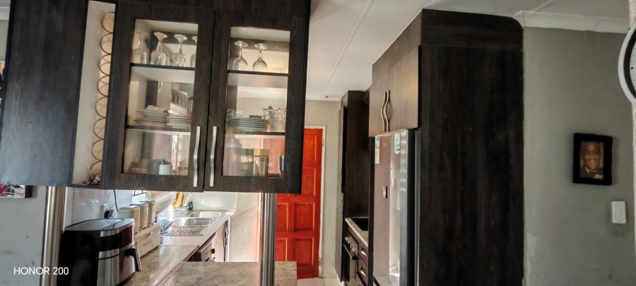 3 Bedroom Property for Sale in Blue Hills Gauteng